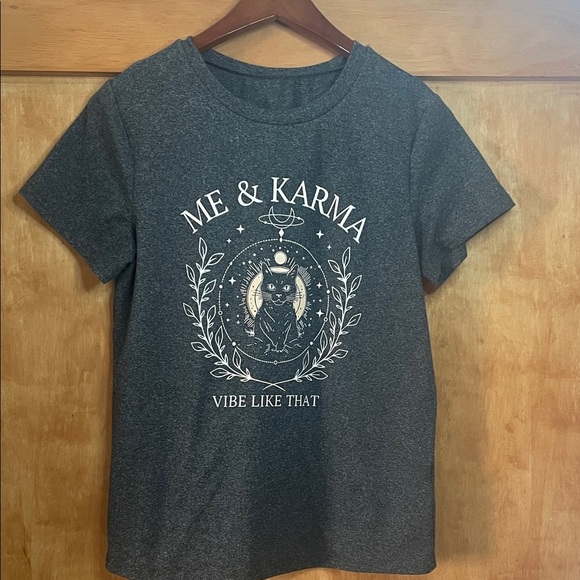 ♥️Women's Graphic Tee in Dark Grey - Picture 3 of 6